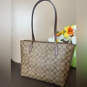 $169 Coach Zip Top Tote Bag In Signature